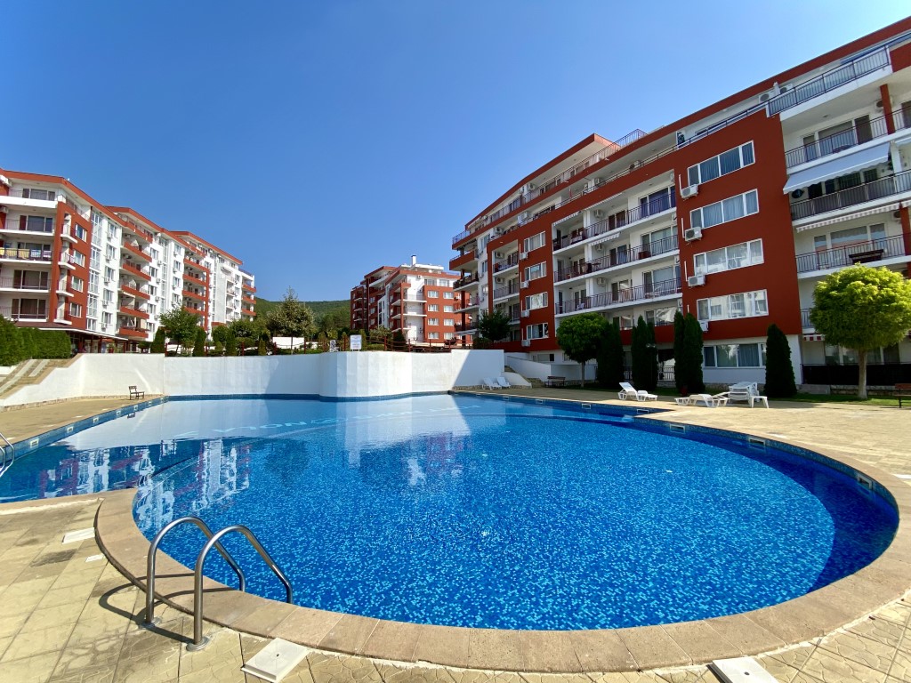Apartament cu 2 camere, aproape de plaja, spatios si complet mobilat in complexul Panorama Fort Beach, Sveti Vlas