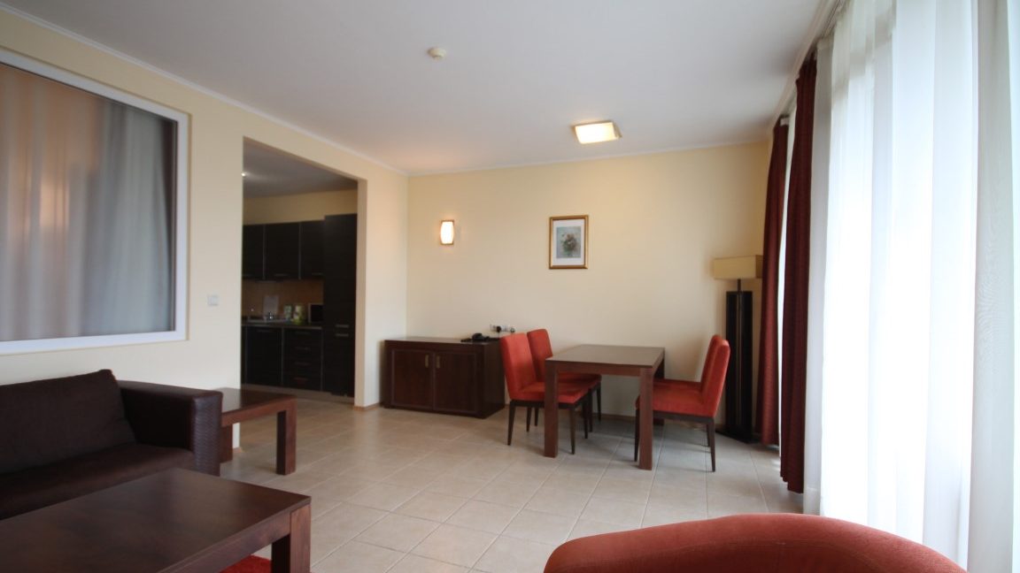 apartament cu 2 camere, frumos mobilat, in complexul Sunset Resort- Pomorie (5)