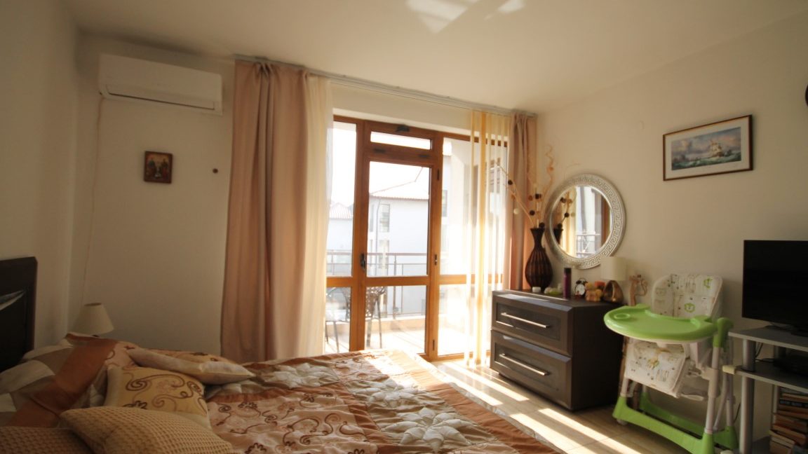Apartament cu 2 camere, frumos mobilat, in complexul Compass, statiunea Sveti Vlas (12)