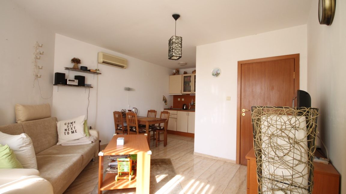 Apartament cu 2 camere, frumos mobilat, in complexul Compass, statiunea Sveti Vlas (2)