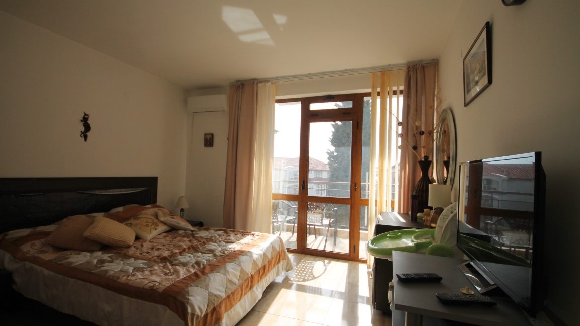 Apartament cu 2 camere, frumos mobilat, in complexul Compass, statiunea Sveti Vlas (9)