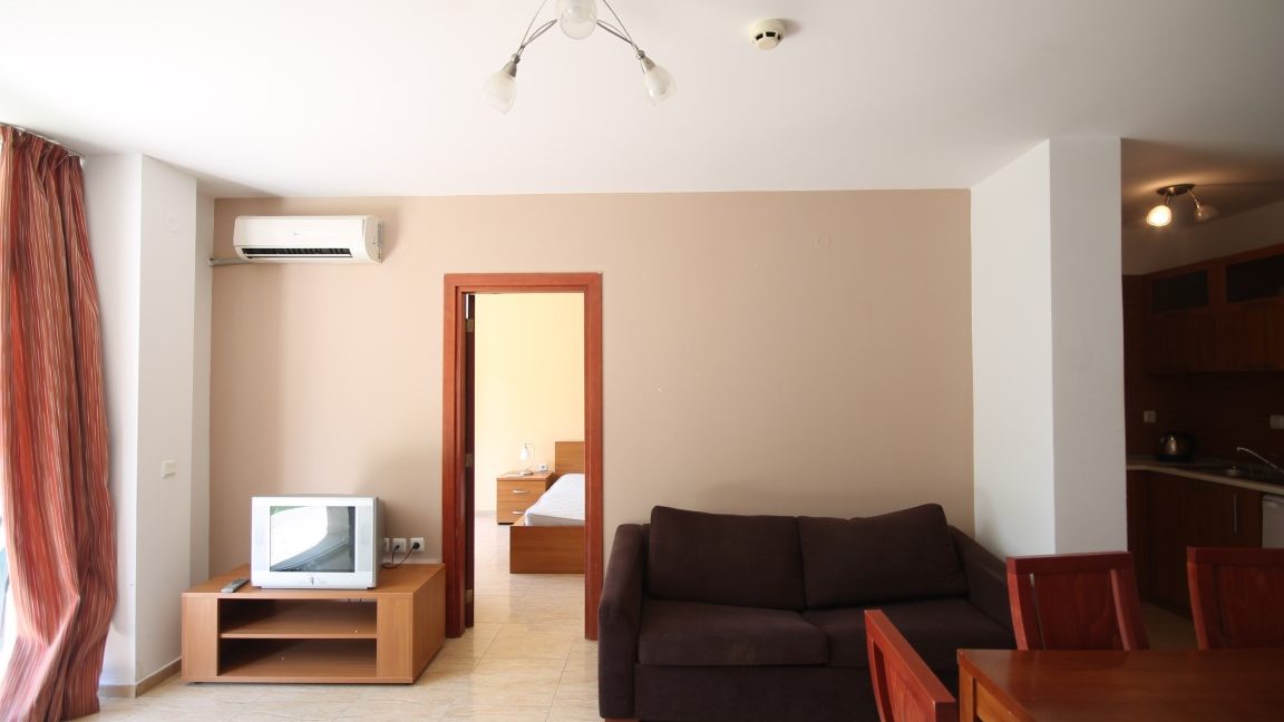 Apartament cu 3 camere la 500m distanta de plaja in complexul Sun Vilage, Sunny BeachJPG (52)