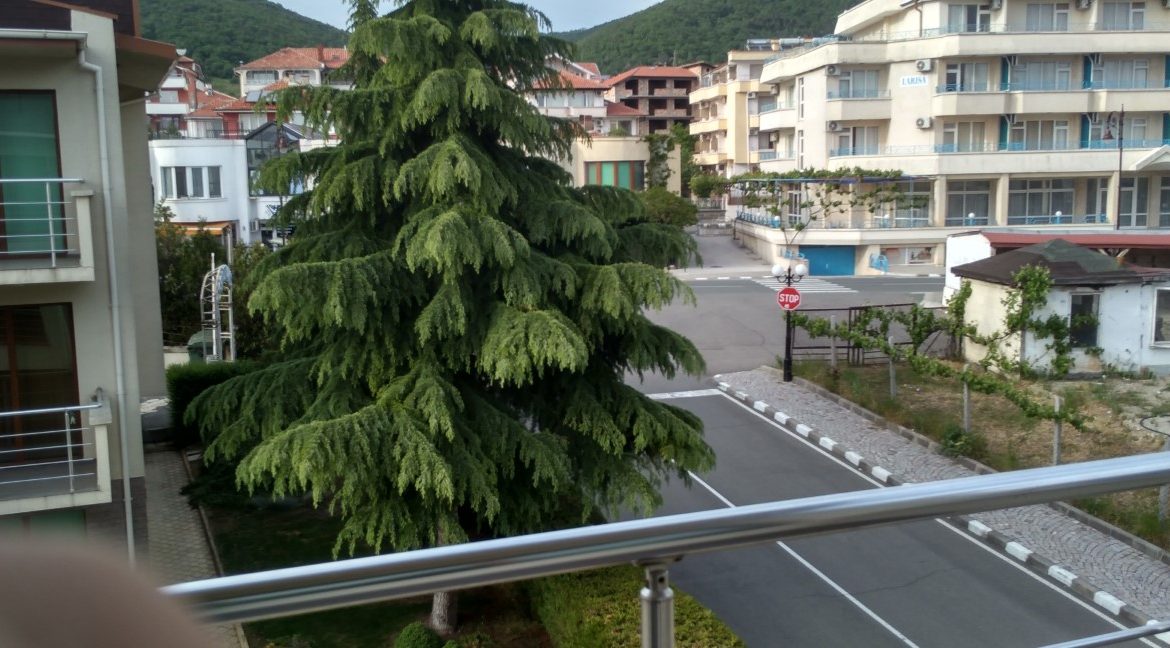 apartament-de-inchiriat-bulgaria-vedere-balcon