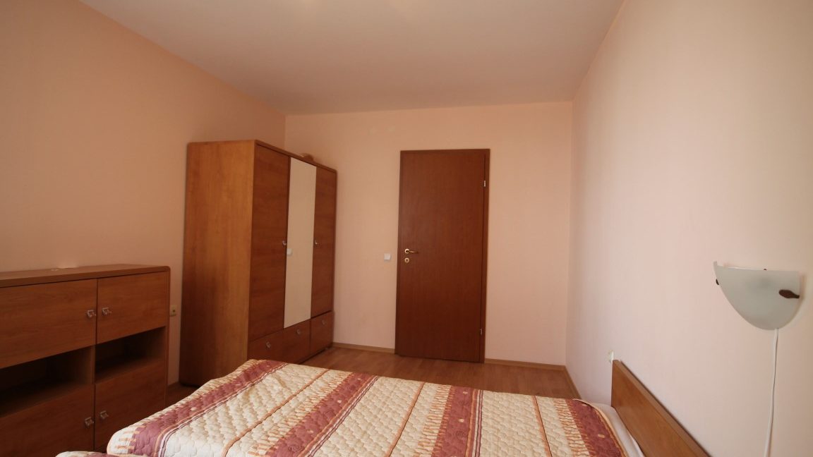 Apartament mobilat cu trei camere în complexul Marina View Fort Beach, Saint Vlas (37)