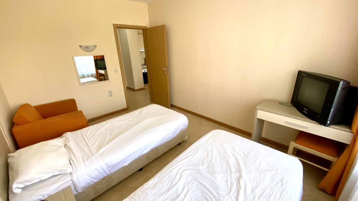apartament-vanzare-royal-sun-dormitor2b