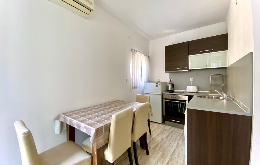 Apartament confortabil, mobilat, cu 3 camere, in complexul Lona, Sunny Beach (34)