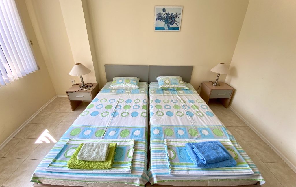 Apartament confortabil, mobilat, cu trei camere, în complexul Lona, Sunny Beach (18)