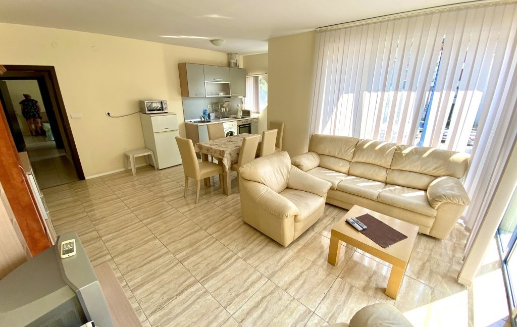 Apartament confortabil, mobilat, cu trei camere, în complexul Lona, Sunny Beach (3)