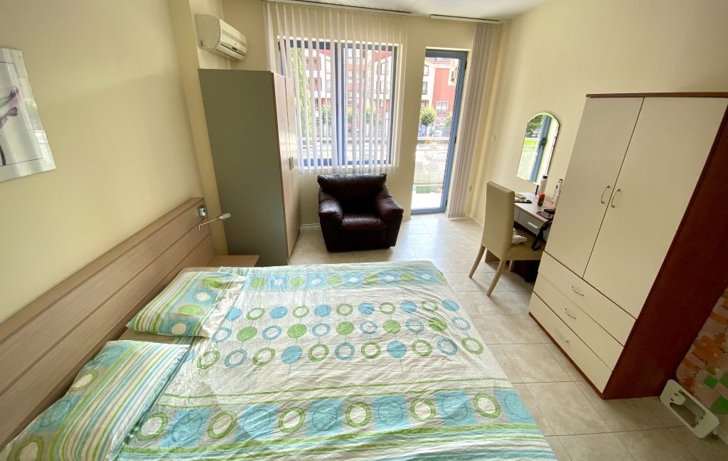 Apartament confortabil, mobilat, cu trei camere, în complexul Lona, Sunny Beach (30)