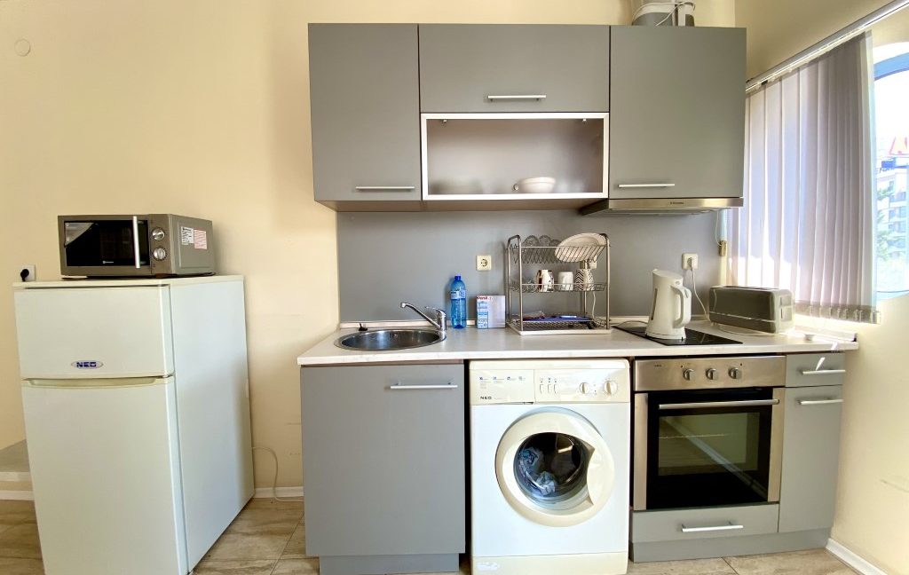Apartament confortabil, mobilat, cu trei camere, în complexul Lona, Sunny Beach (7)