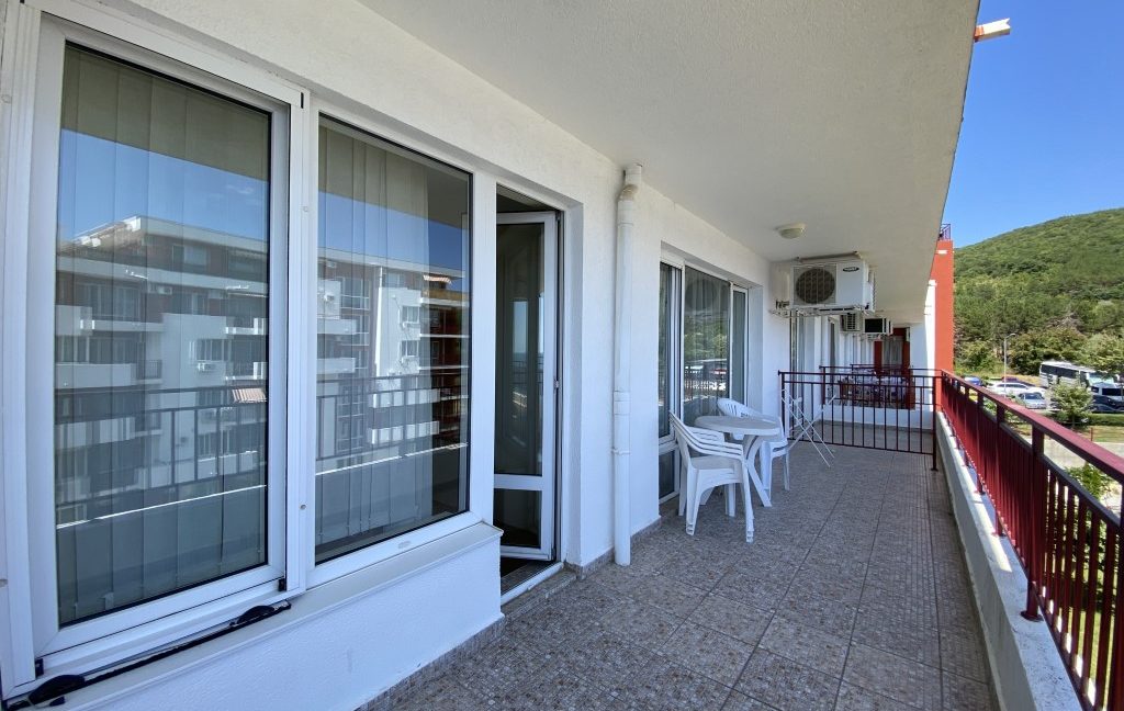 Apartament mobilat cu 2 camere cu vedere la mare in complexul Panorama Fort Beach, Sveti Vlas (13)