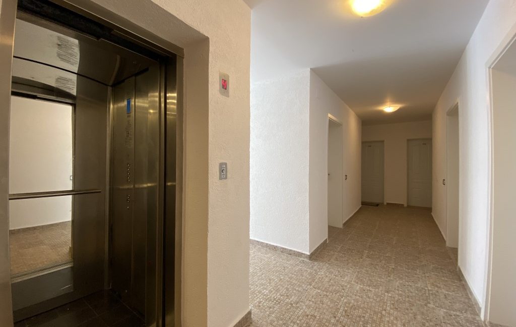 Apartament mobilat cu 2 camere cu vedere la mare in complexul Panorama Fort Beach, Sveti Vlas (34)