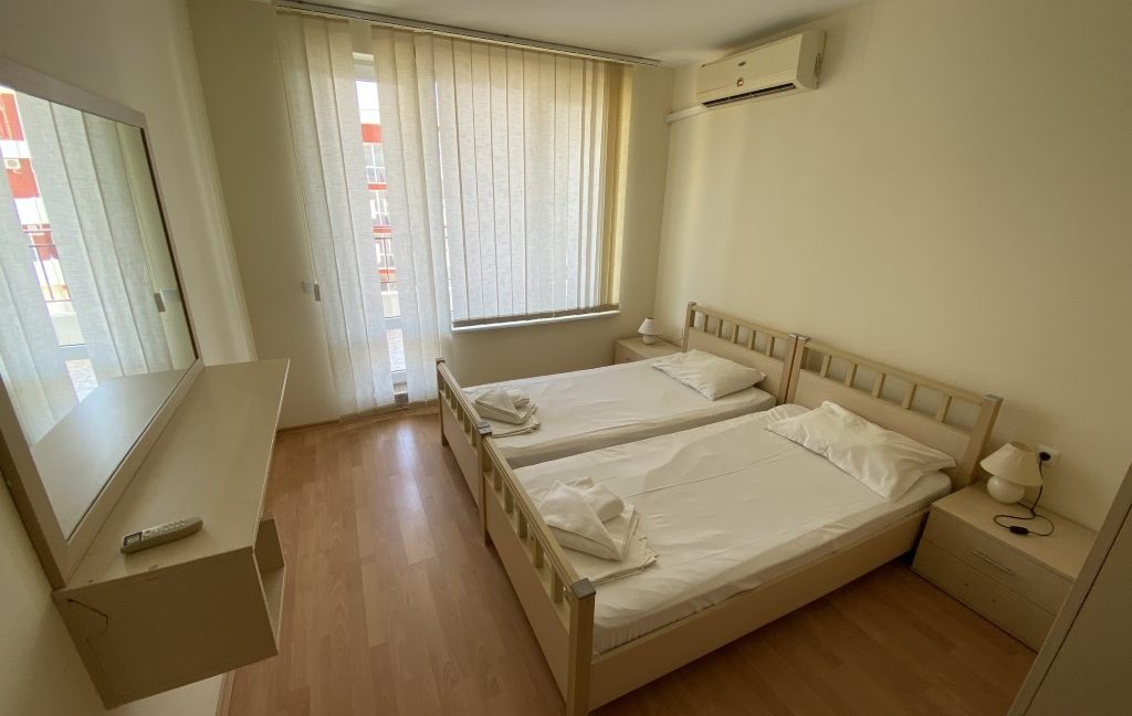 Apartament mobilat cu 2 camere cu vedere la mare in complexul Panorama Fort Beach, Sveti Vlas (7)