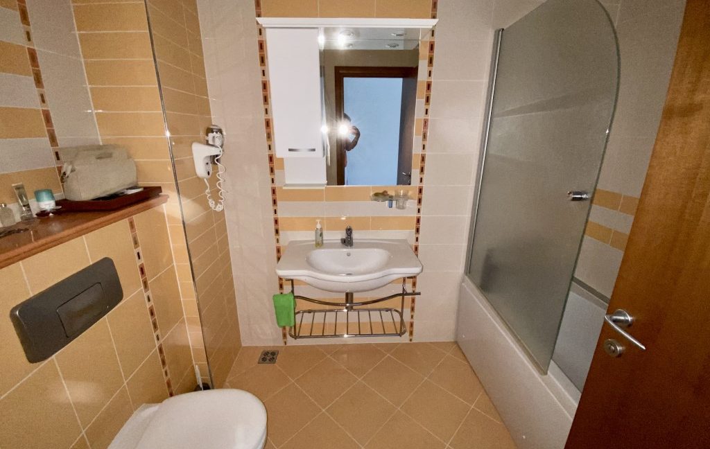 Apartament mobilat cu trei camere în Emerald Beach Resort & Spa, Ravda (11)