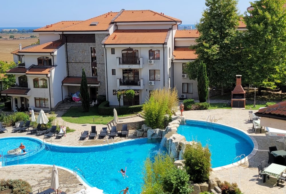 Vânzare apartament două camere în complex de LUX la Marea Neagră