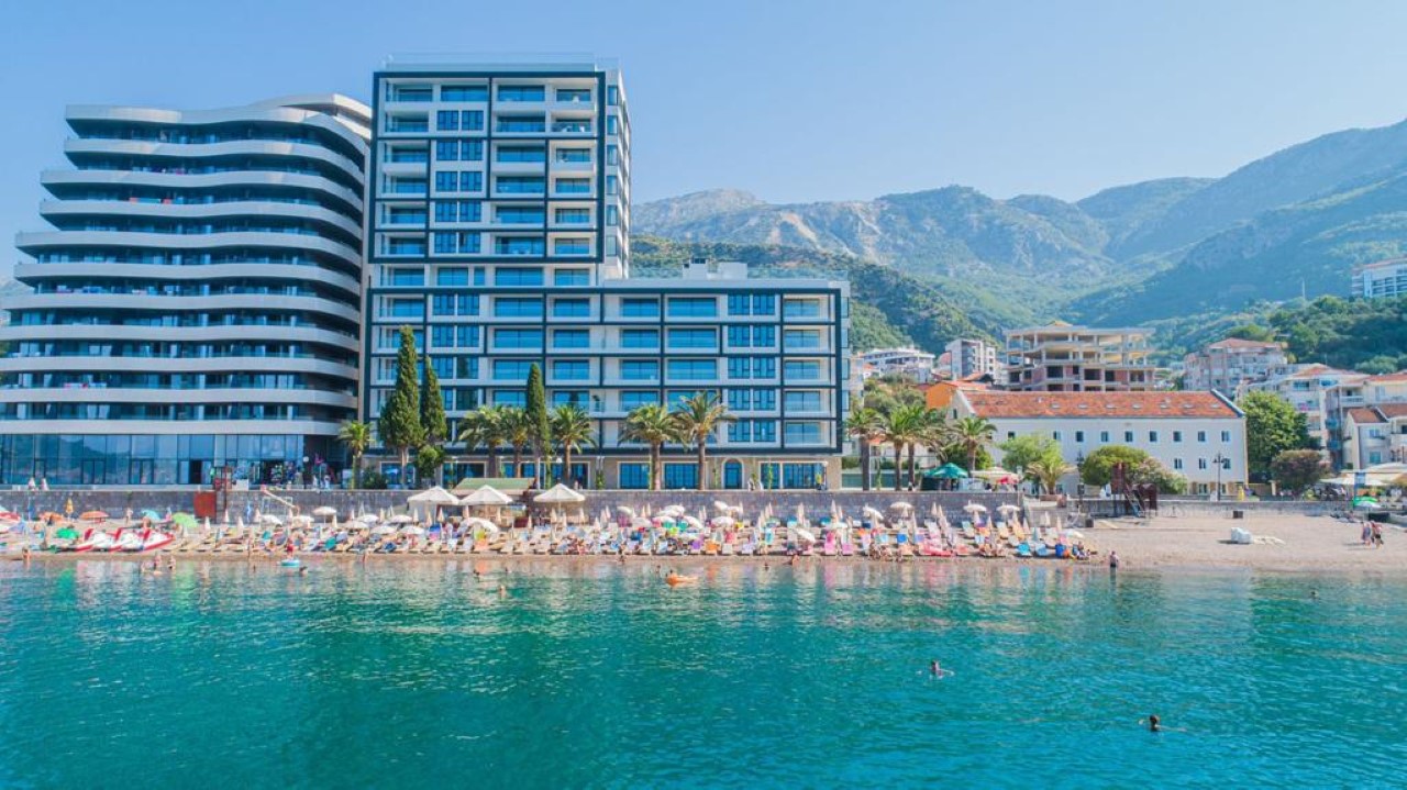 Apartament de lux in prima linie la mare in Montenegro