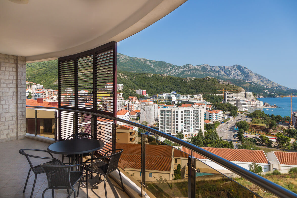 Apartament cu vedere la mare de vanzare in Budva Muntenegru