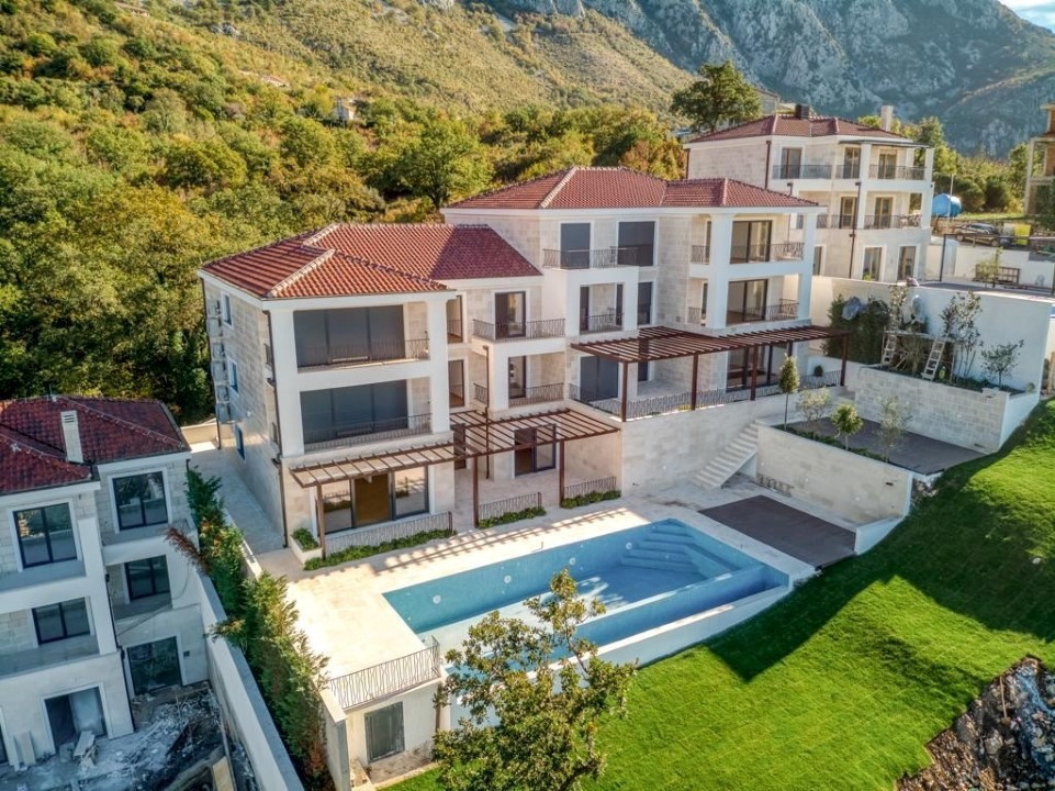 Apartament cu vedere superba la mare in Budva Muntenegru