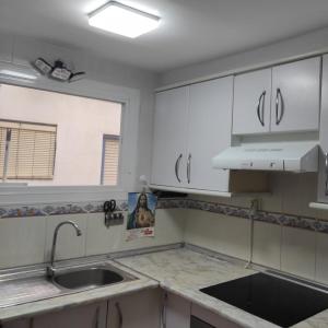 Apartament de vânzare în Alicante, Spania – 3 dormitoare, renovat recent