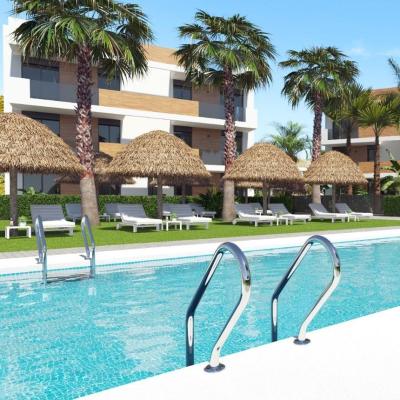 Apartament Penthouse Nou in Los Alcazares, Spania cu 2 dormitoare si vedere la golf