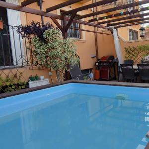 Vila cu piscină și grădină în La Nucia, Spania